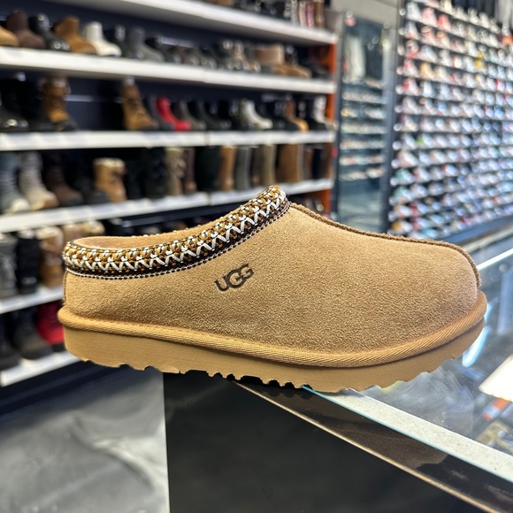 UGG Tasman II (Big Kids)- Chestnut - Picture 4 of 6